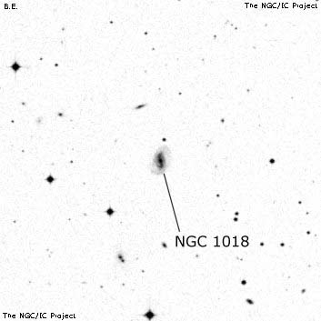 Negativní snímek oblohy NGC 1018