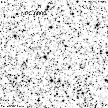 Negativní snímek oblohy NGC 6800