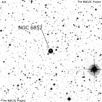 Negativní snímek oblohy NGC 6852
